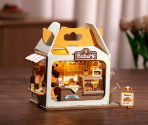 Robotime DIY Miniature House - Teddy's Breadbox Kit (67 Pieces) - DS033